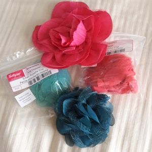 3 small rosette clips and one large one